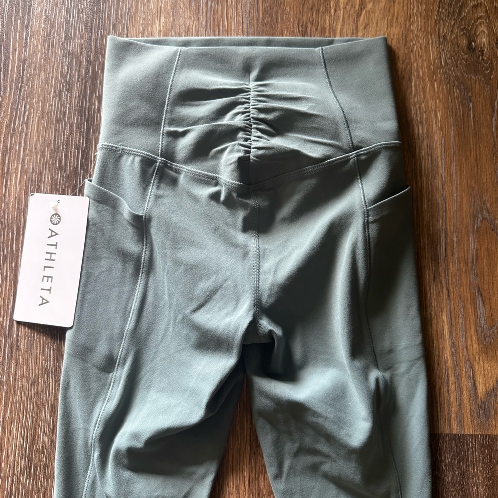 Athleta leggings with Pockets - Picture 7 of 7
